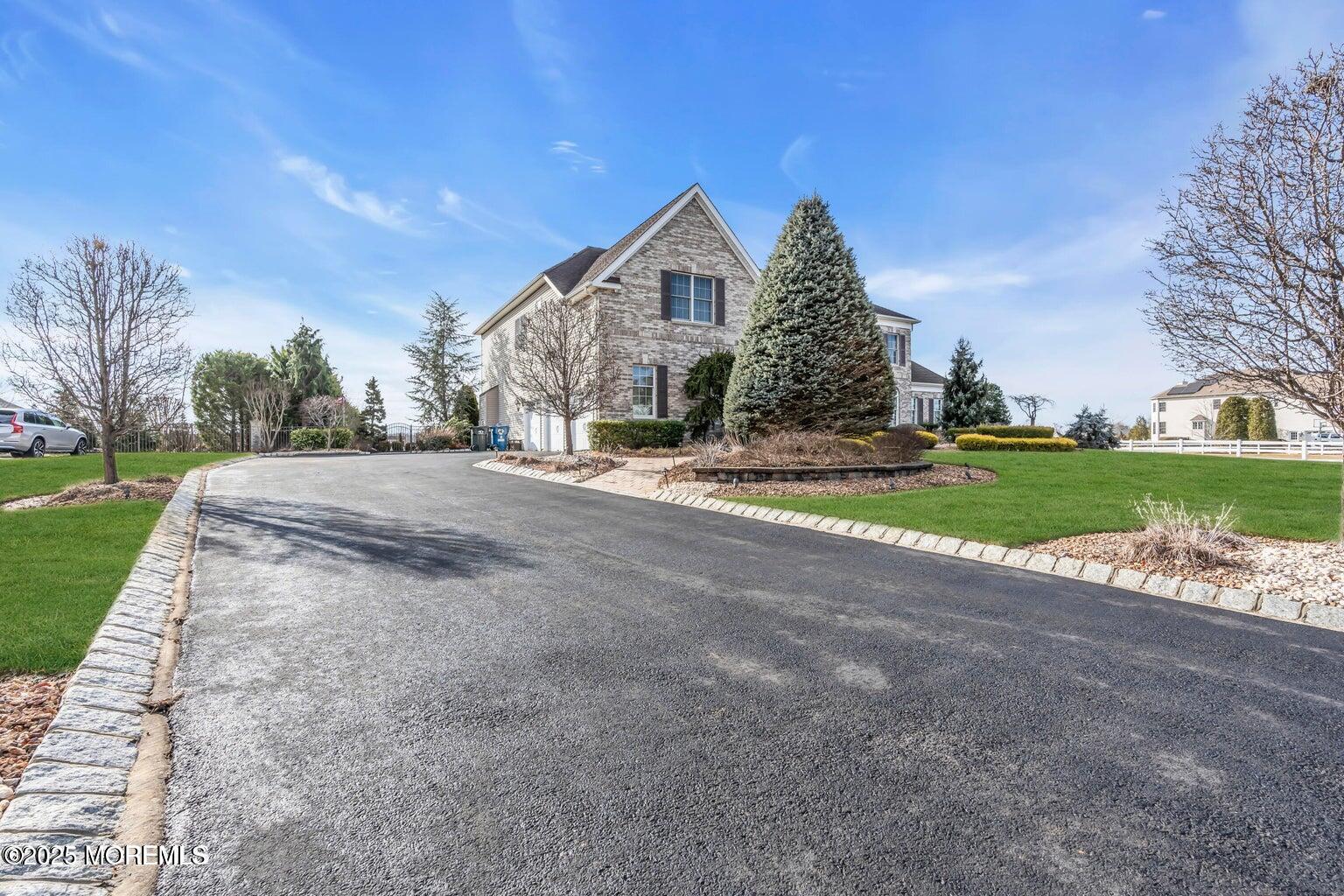 12 Courtney Court