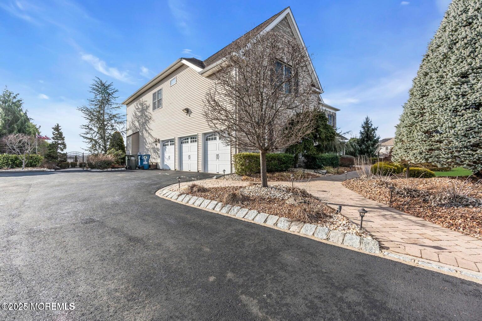 12 Courtney Court