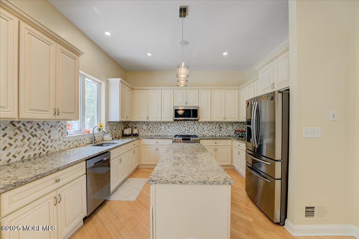 11 Rockspray Court