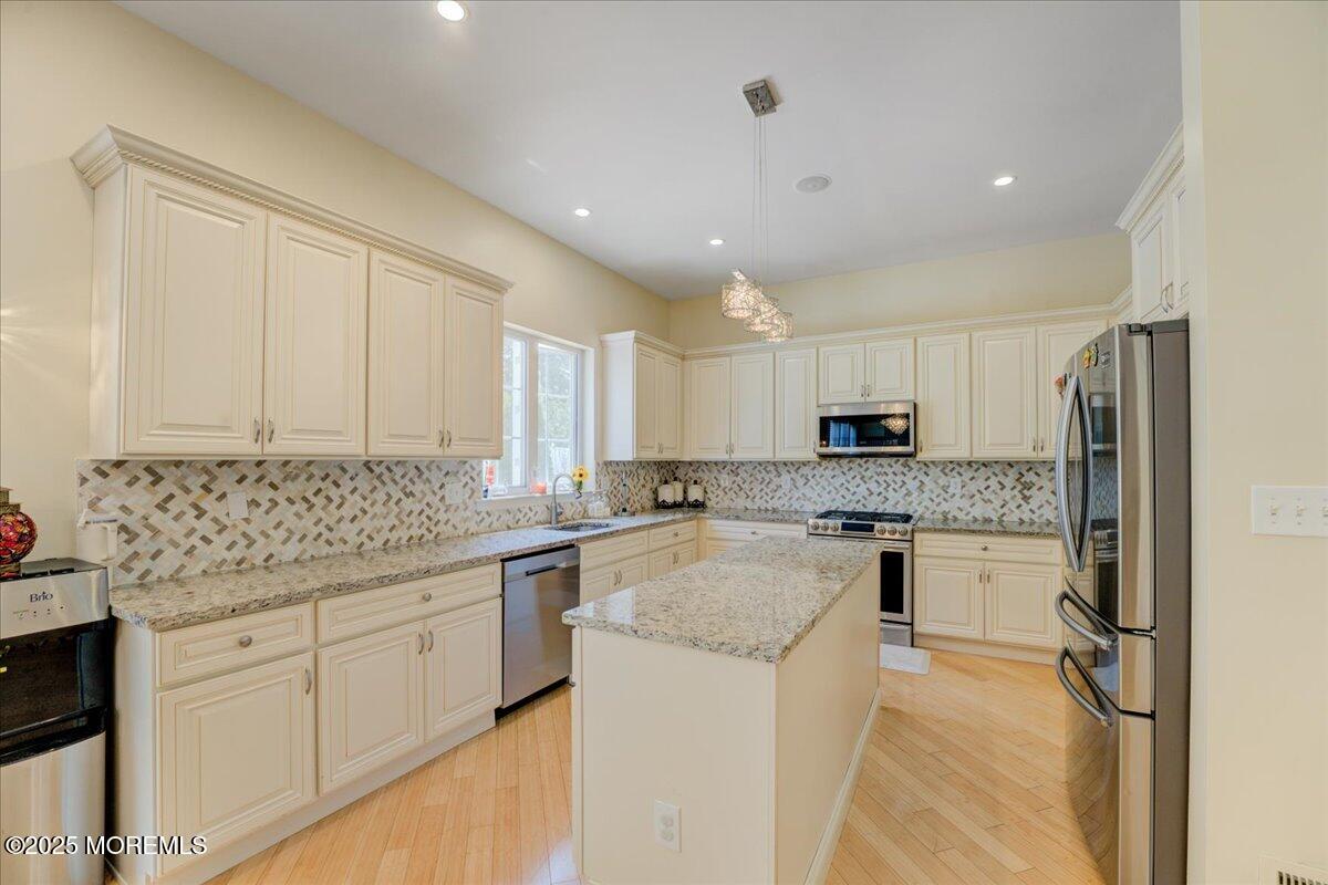 11 Rockspray Court