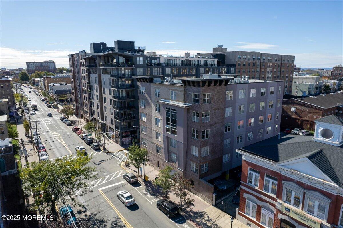 4401 Park Avenue 5F