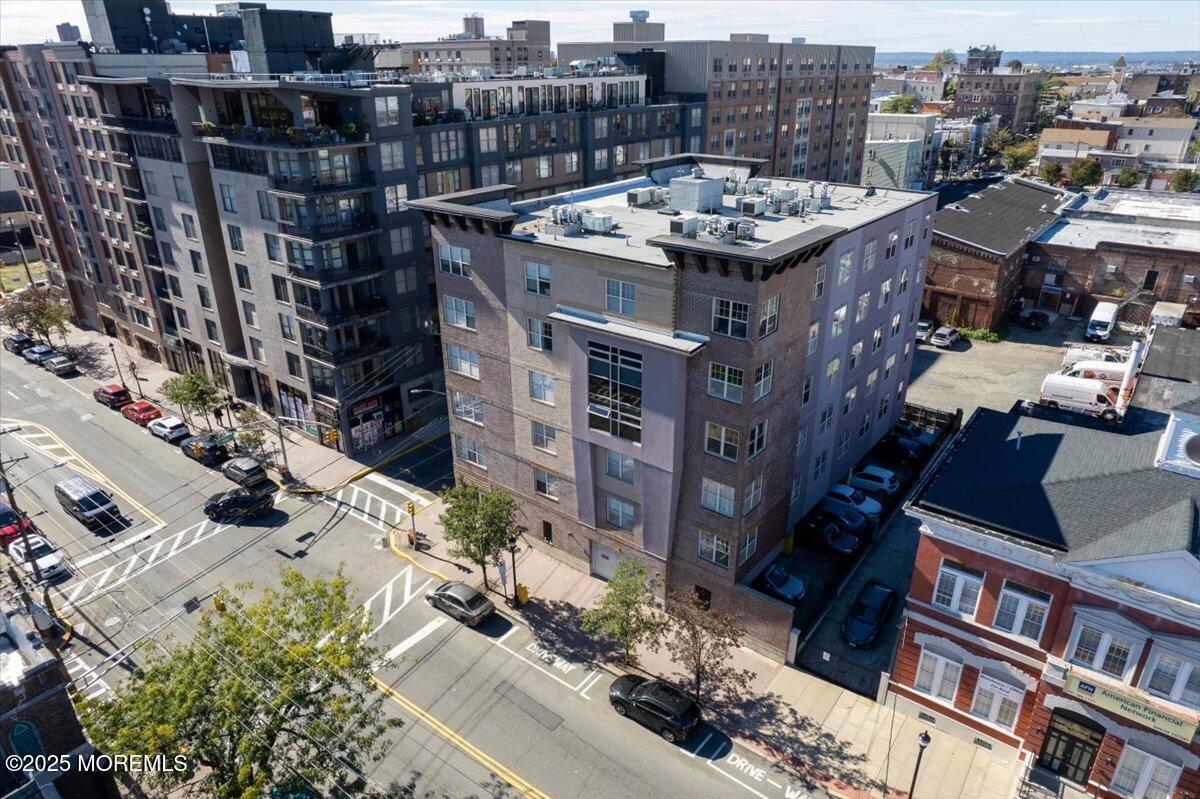 4401 Park Avenue 5F