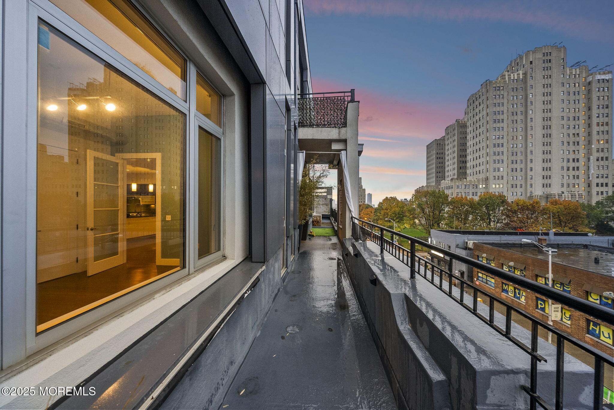 650 Montgomery Street 402