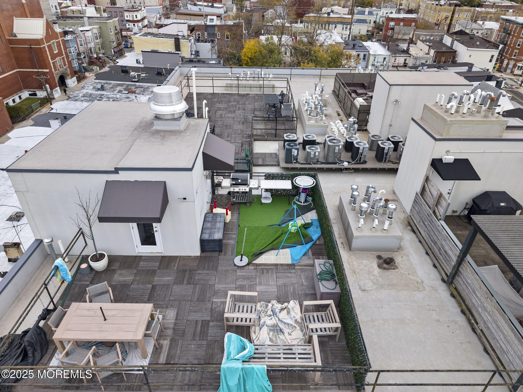 650 Montgomery Street 402