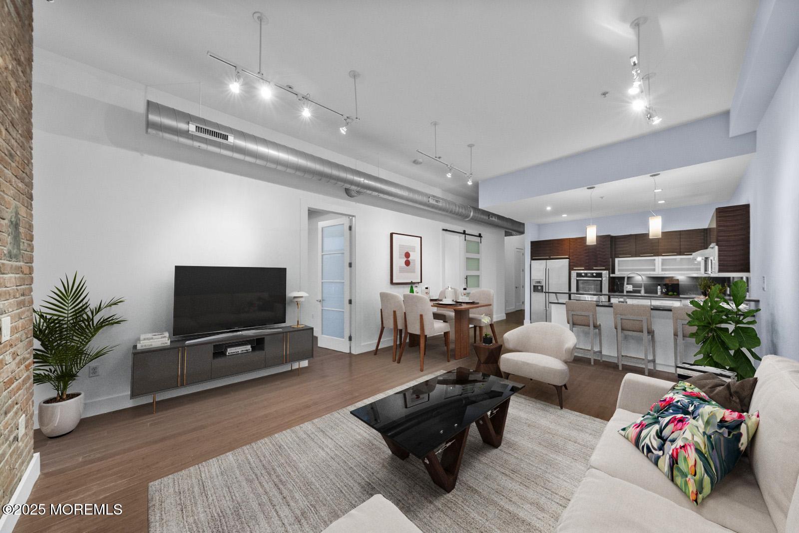 650 Montgomery Street 402