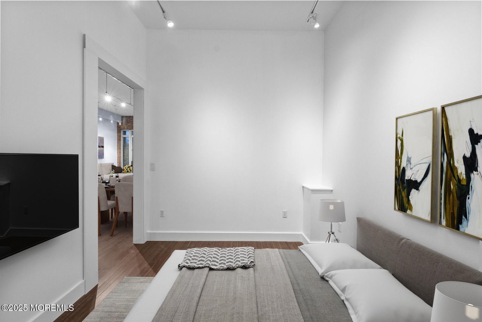 650 Montgomery Street 402