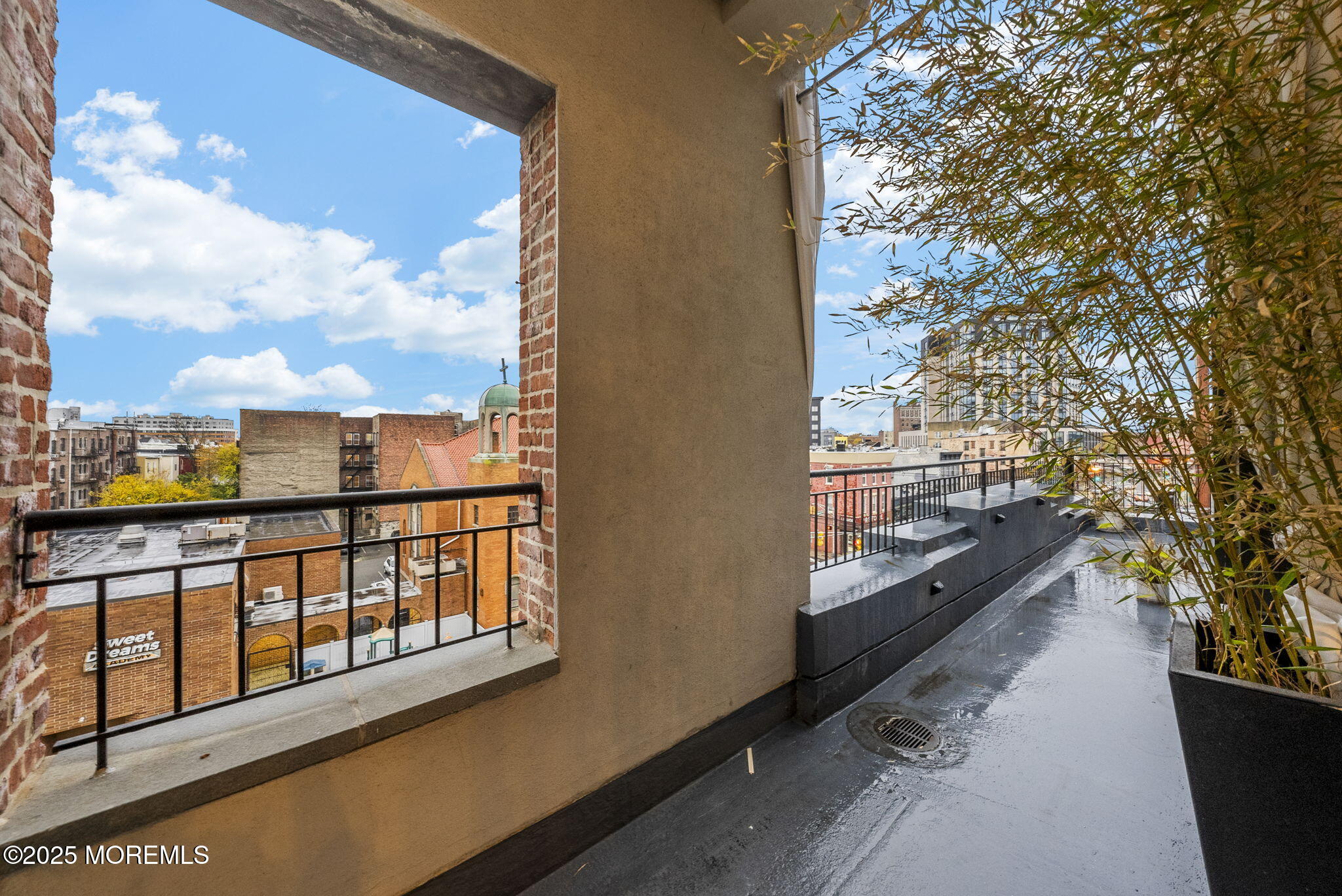 650 Montgomery Street 402