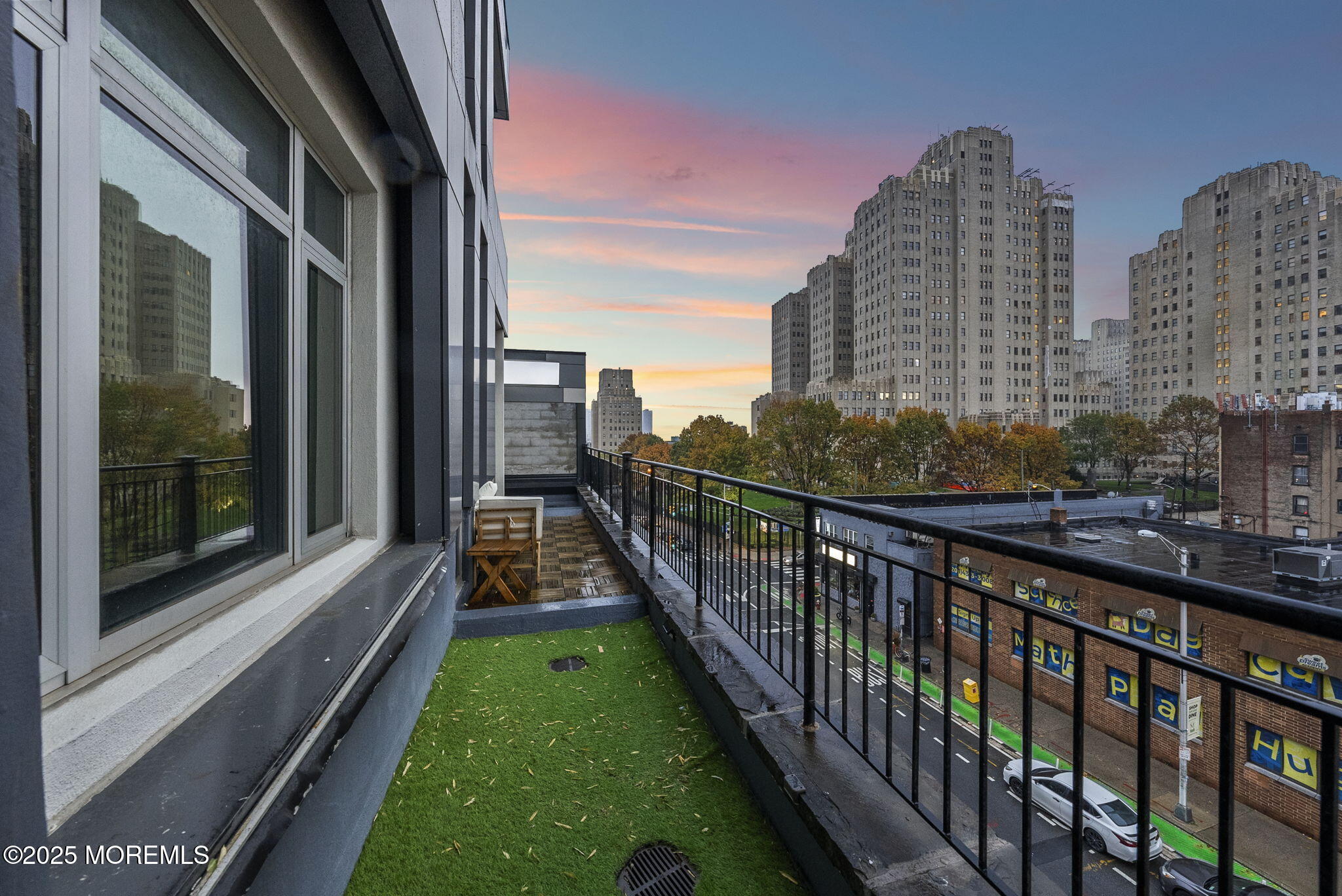 650 Montgomery Street 402