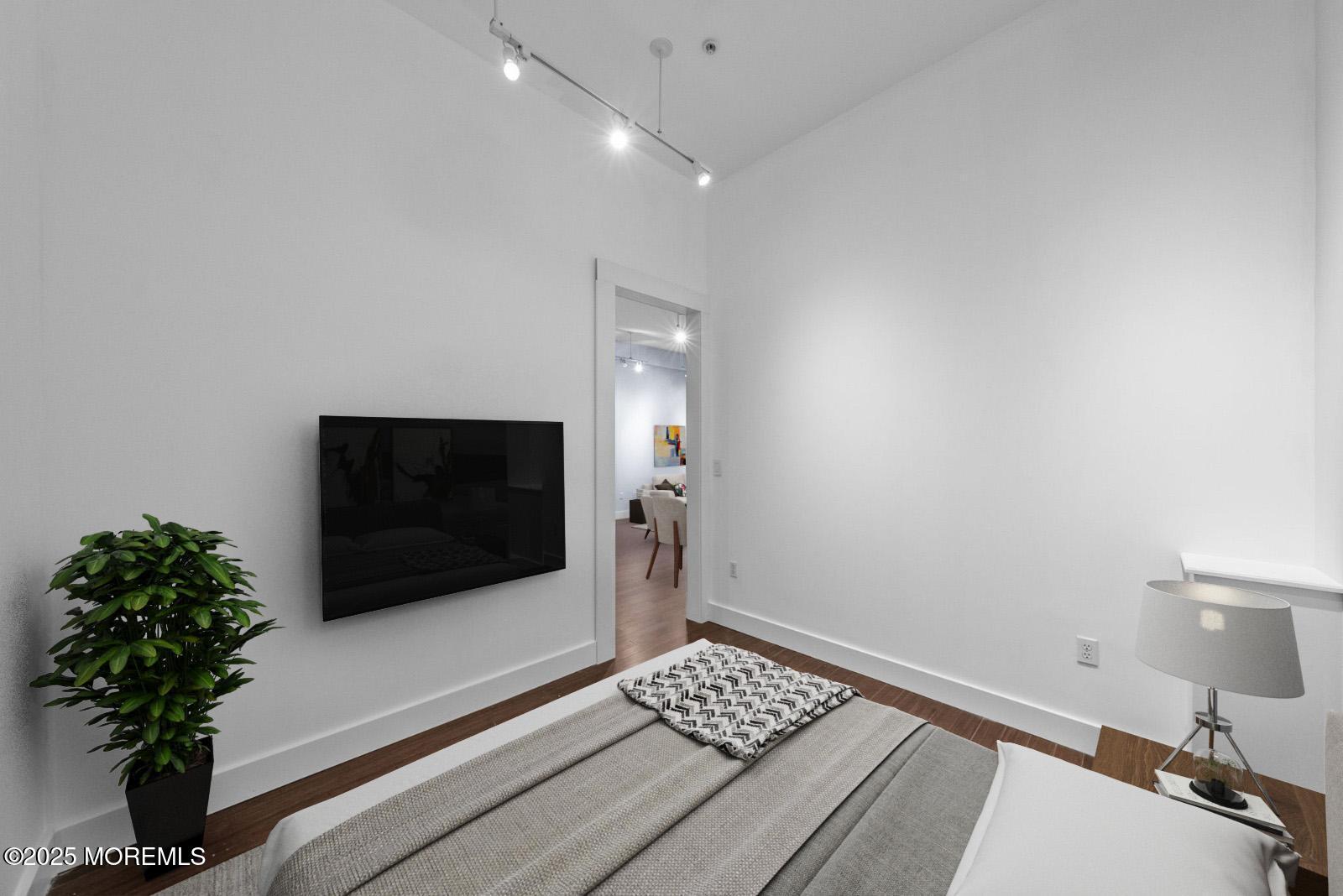 650 Montgomery Street 402