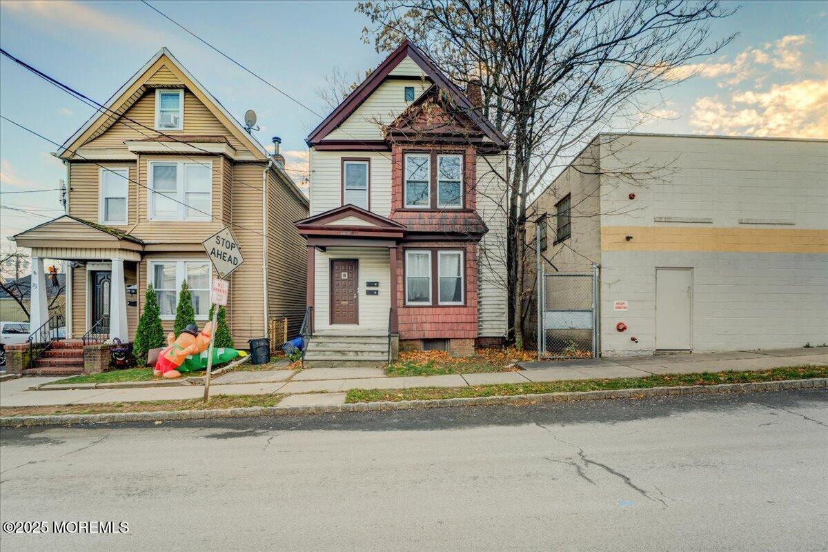 81 Holmes Street
