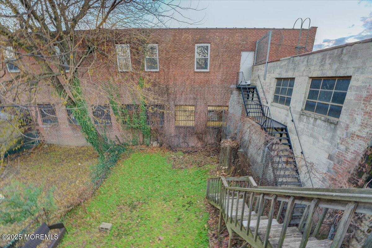 81 Holmes Street