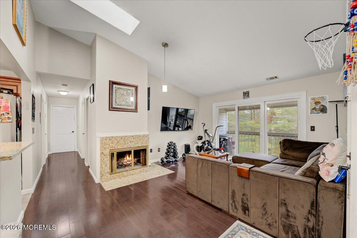 306 Bromley Place 306