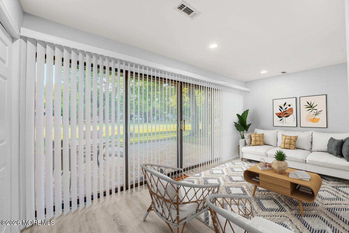 16 E Bluebell Lane