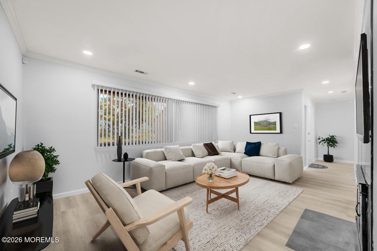 16 E Bluebell Lane