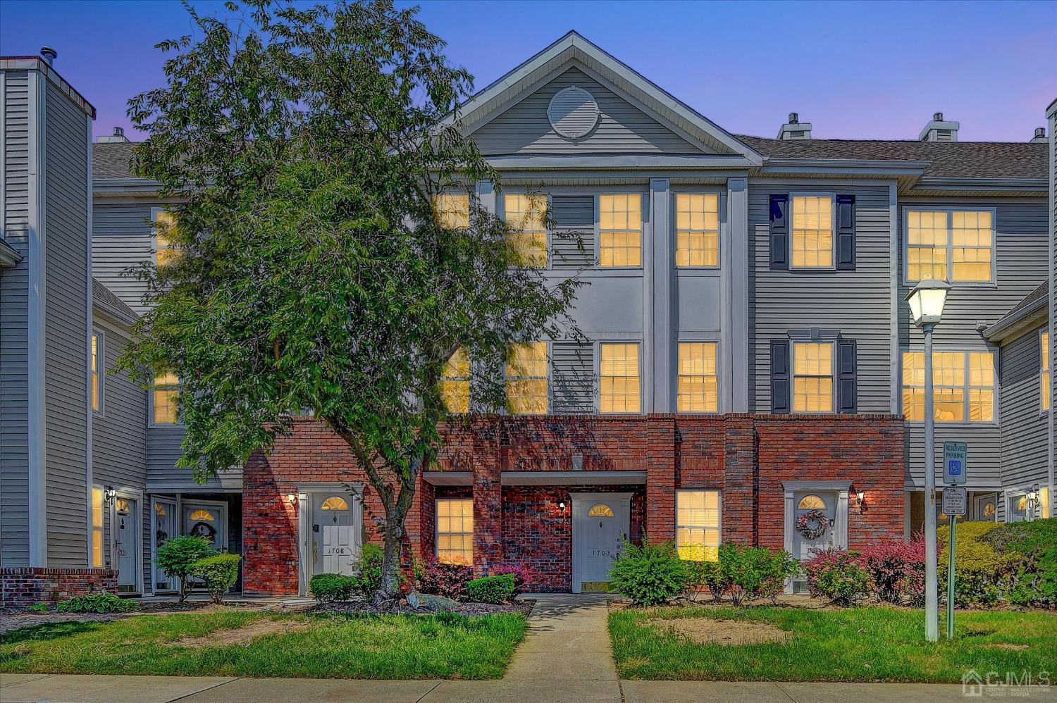 1703 Ridgeview Court