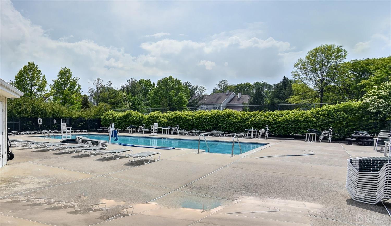1703 Ridgeview Court