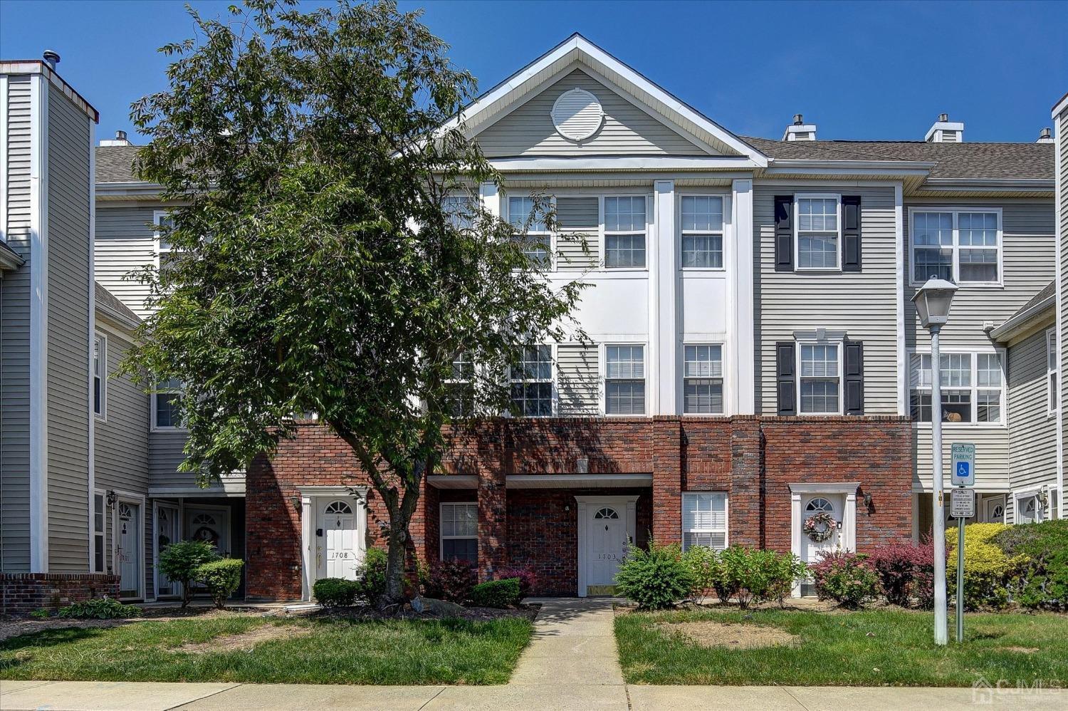 1703 Ridgeview Court