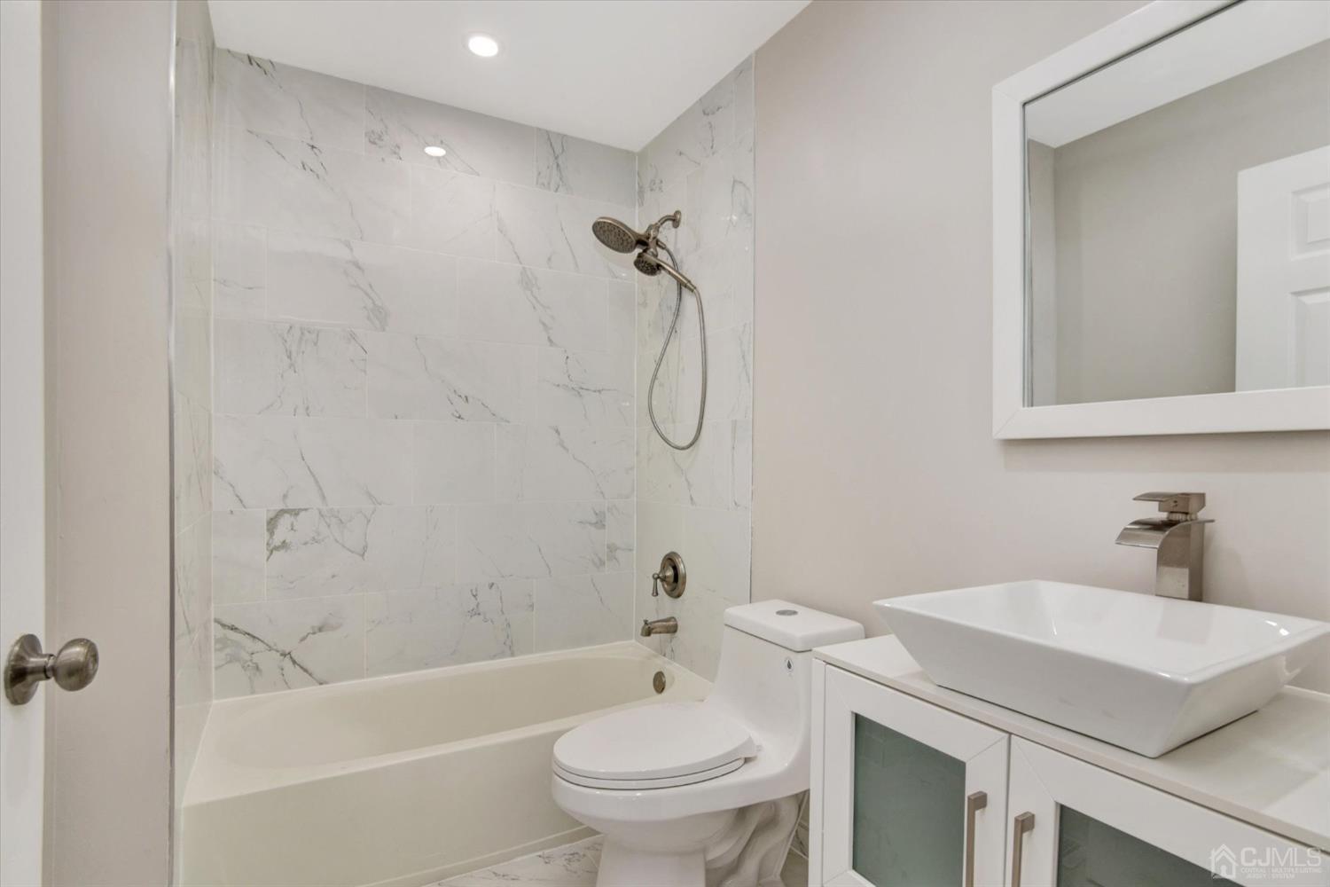 1703 Ridgeview Court