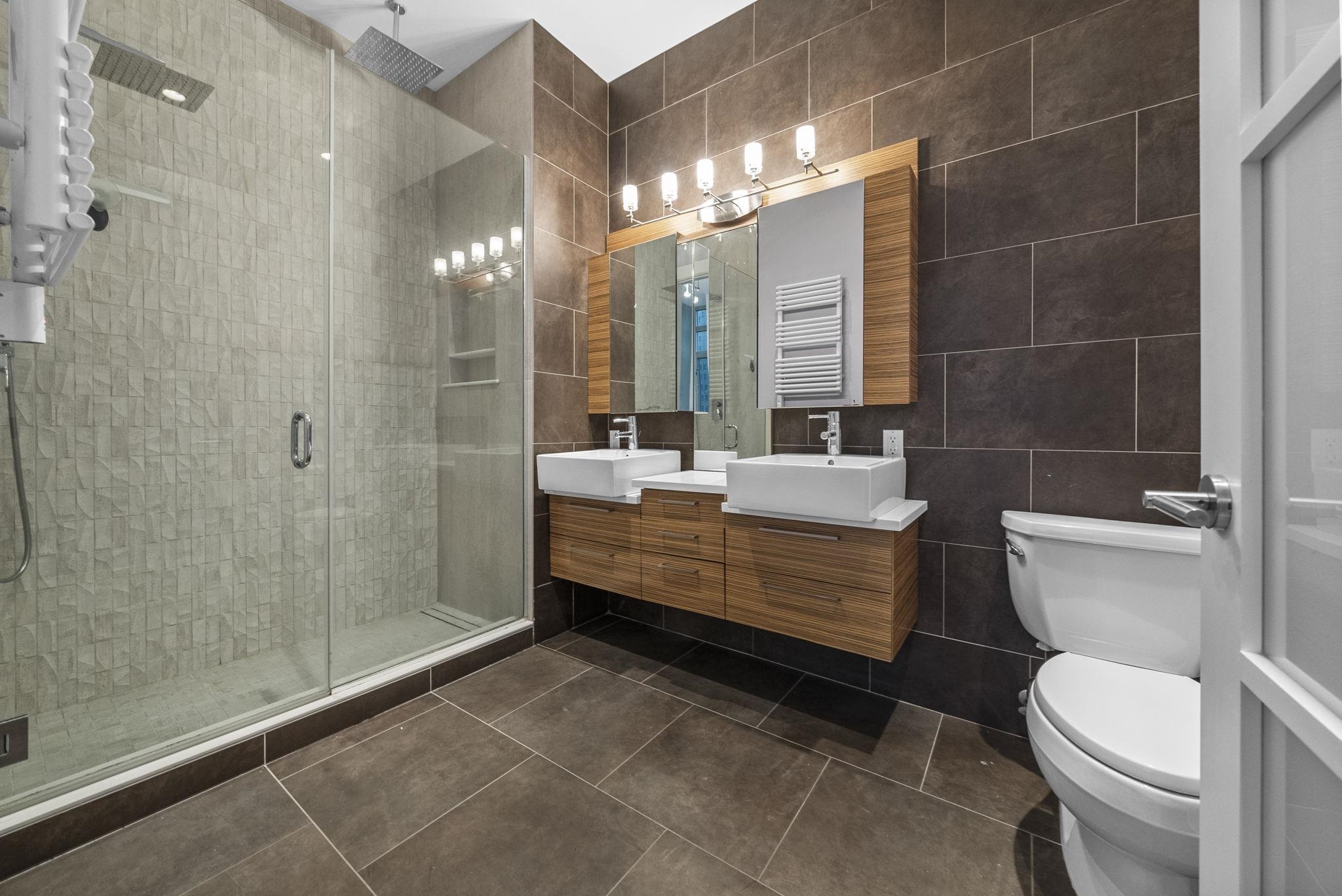 650 MONTGOMERY ST Unit: 402