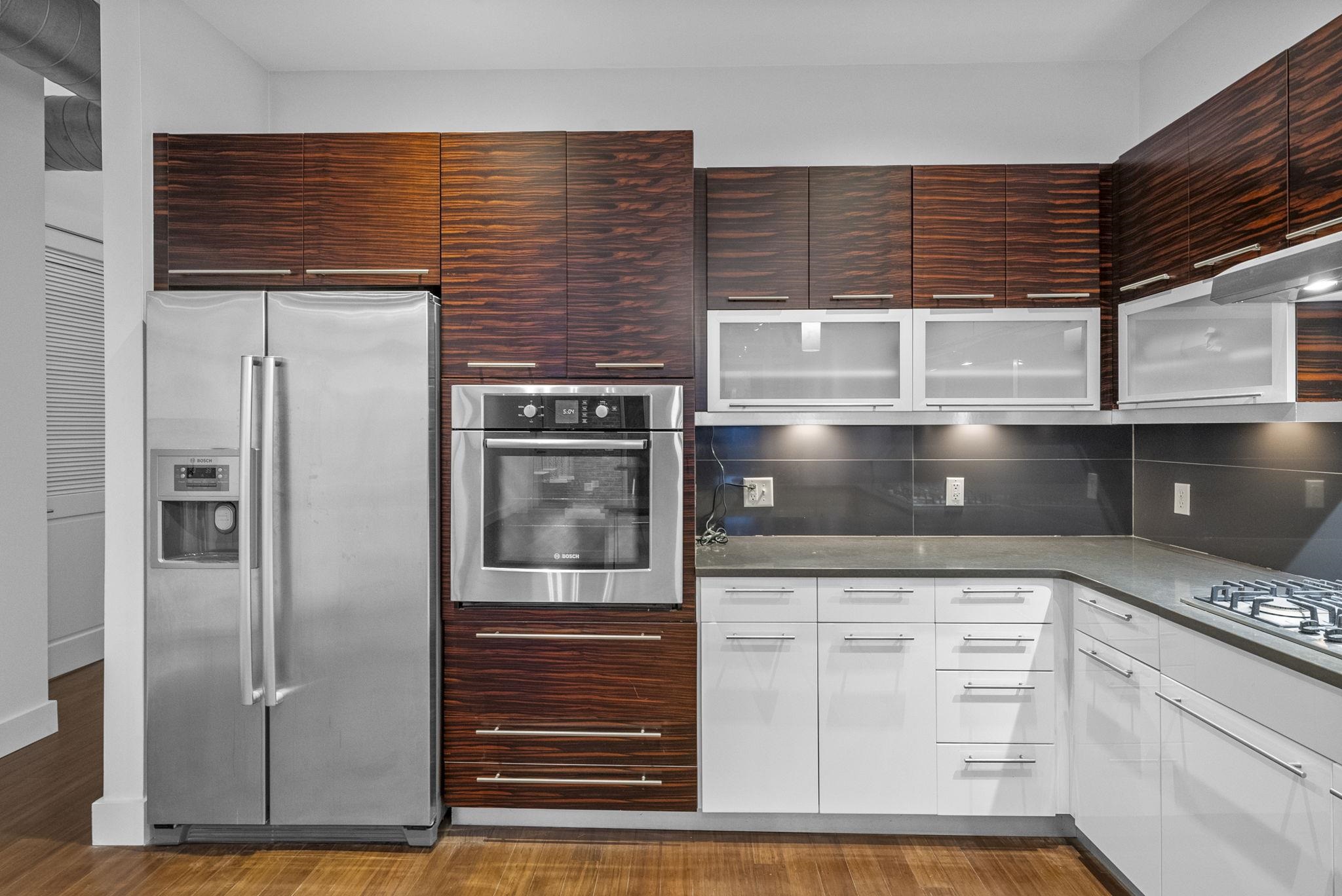 650 MONTGOMERY ST Unit: 402