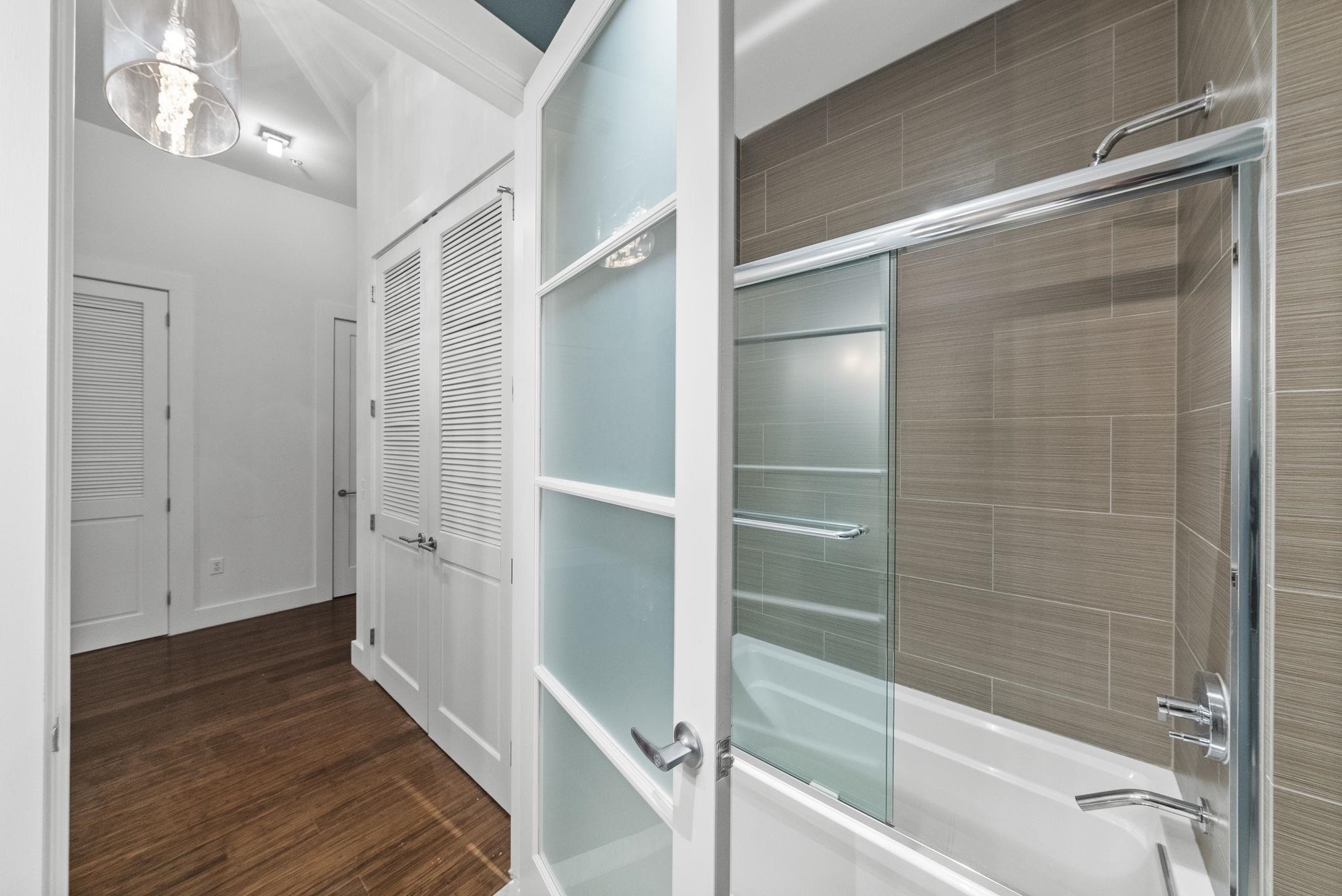 650 MONTGOMERY ST Unit: 402