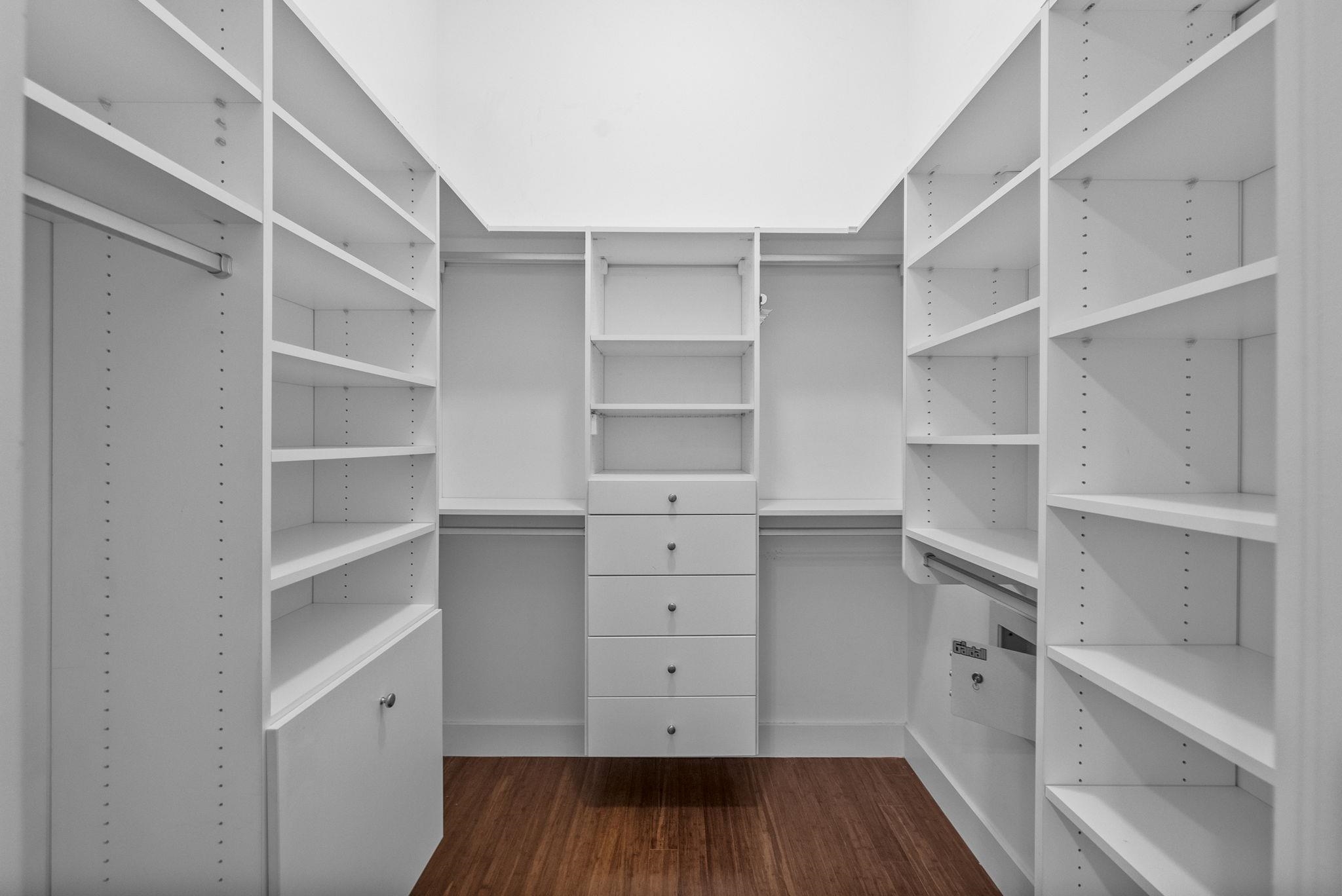 650 MONTGOMERY ST Unit: 402