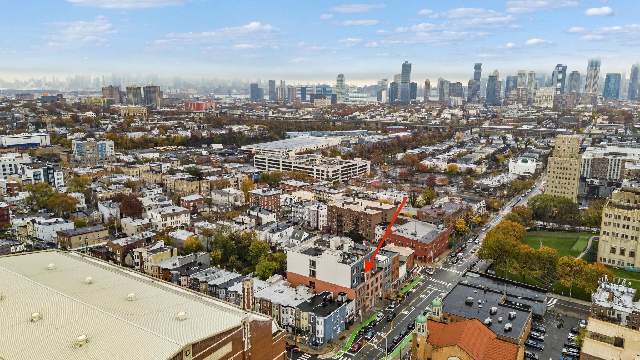 650 MONTGOMERY ST Unit: 402