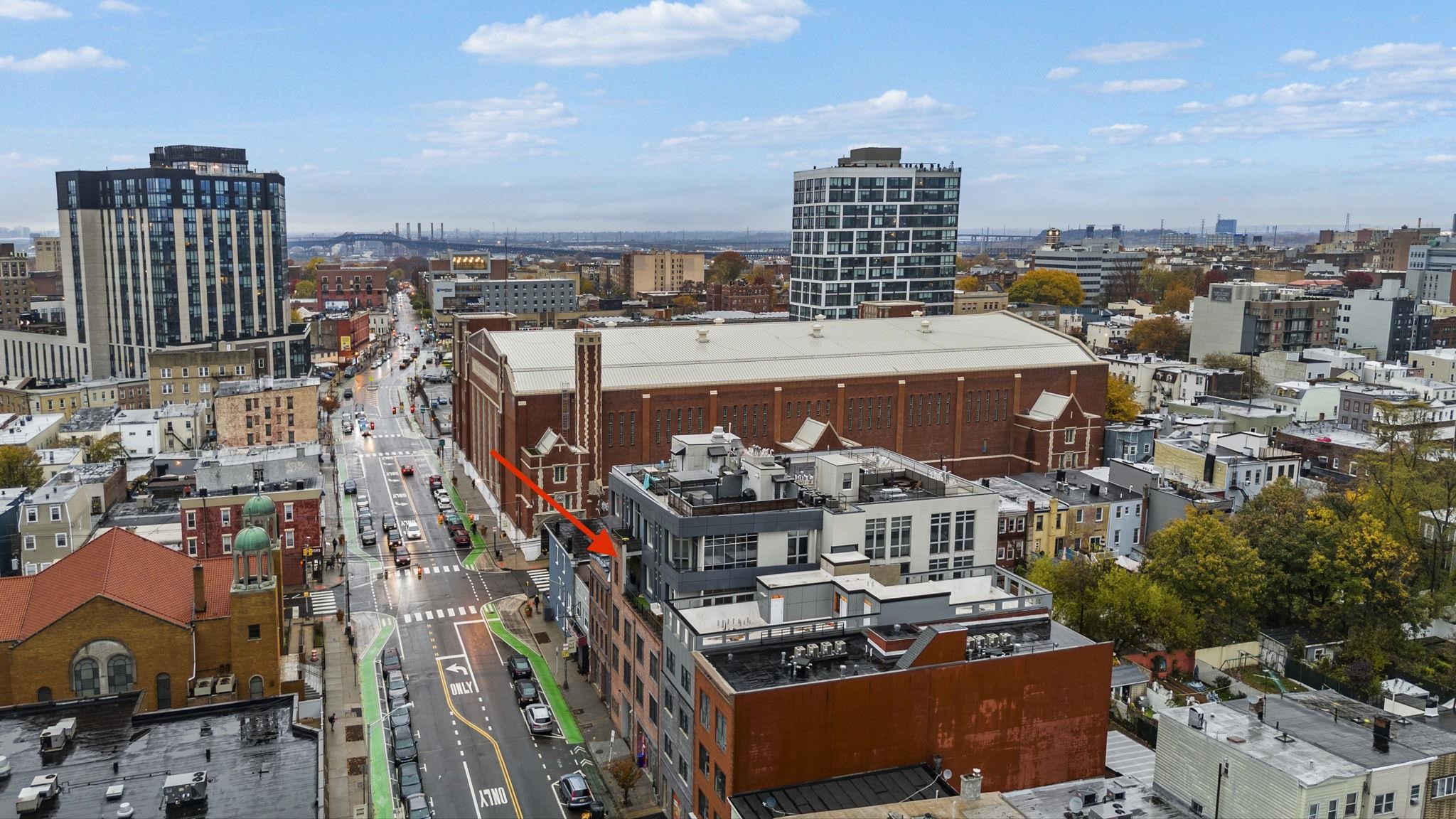 650 MONTGOMERY ST Unit: 402