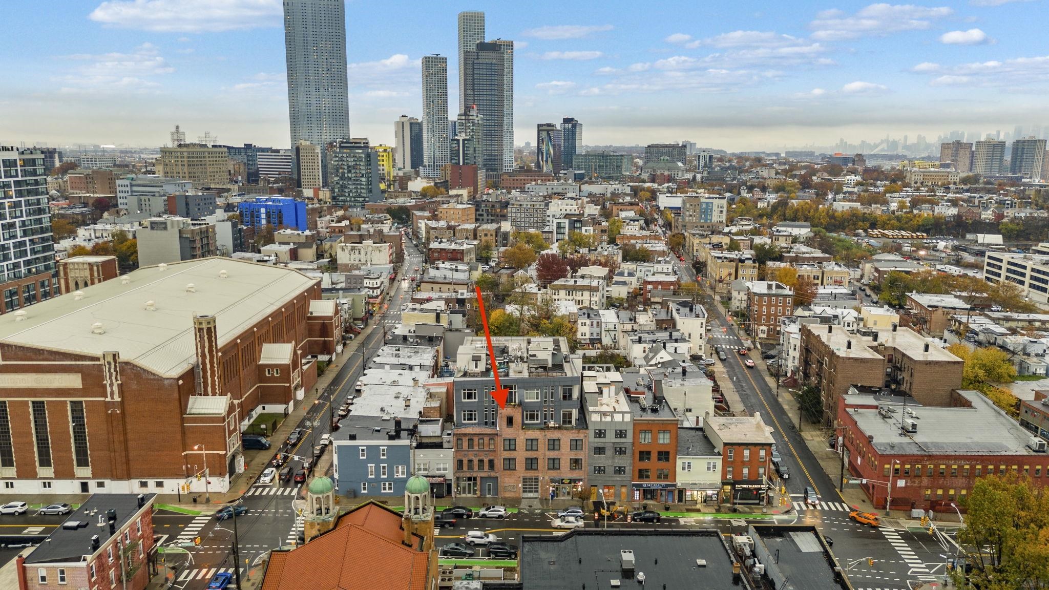 650 MONTGOMERY ST Unit: 402