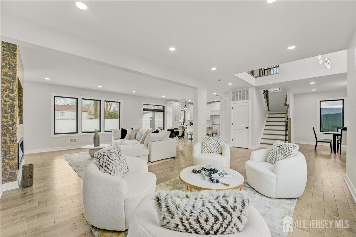 27 Ertle Avenue