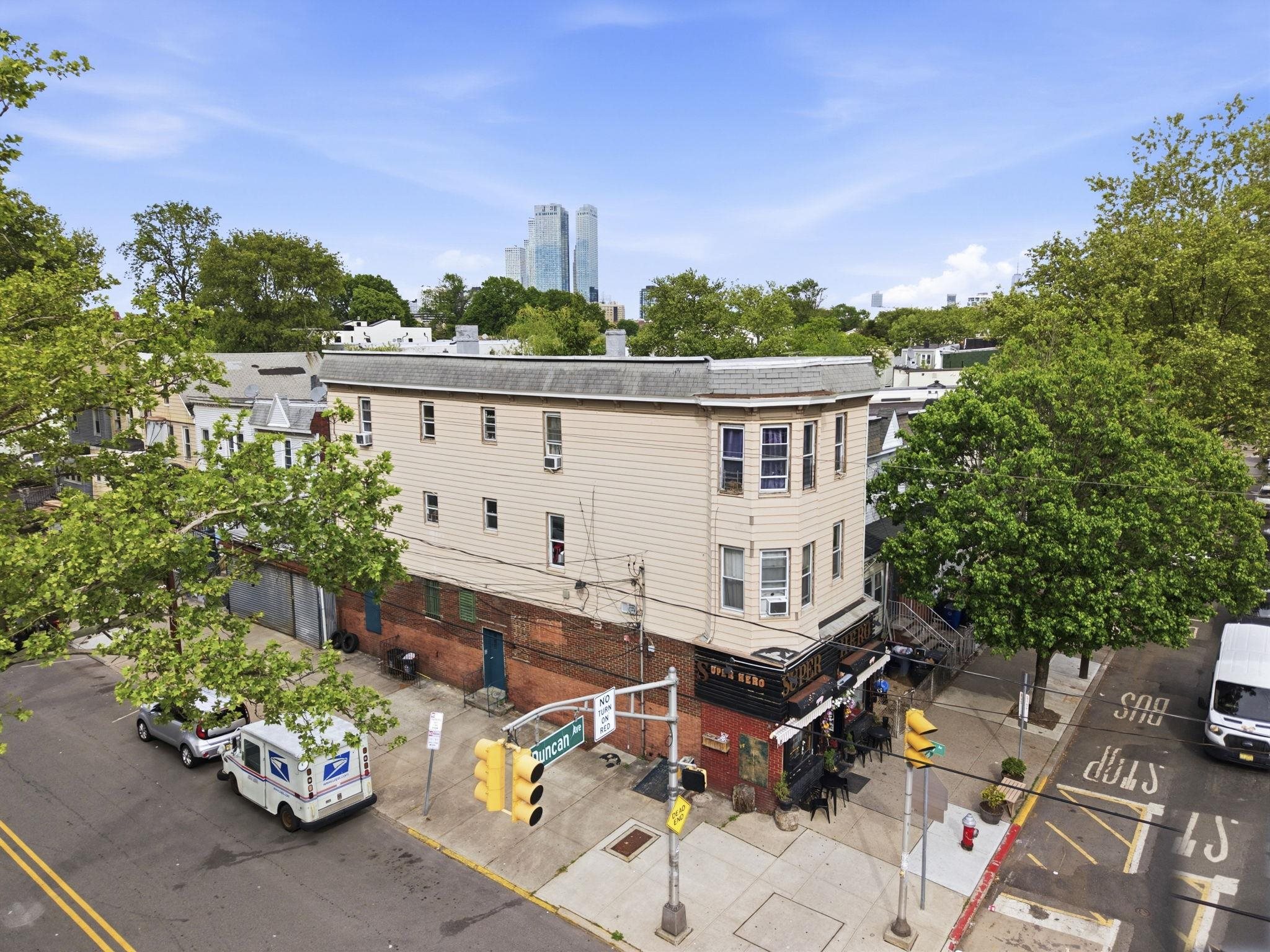 266 DUNCAN AVE