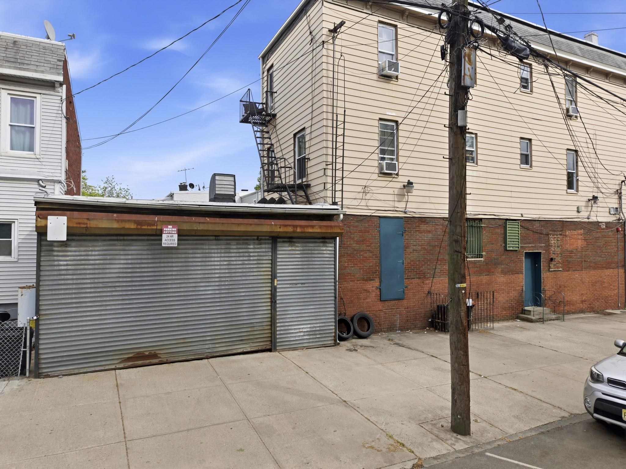 266 DUNCAN AVE