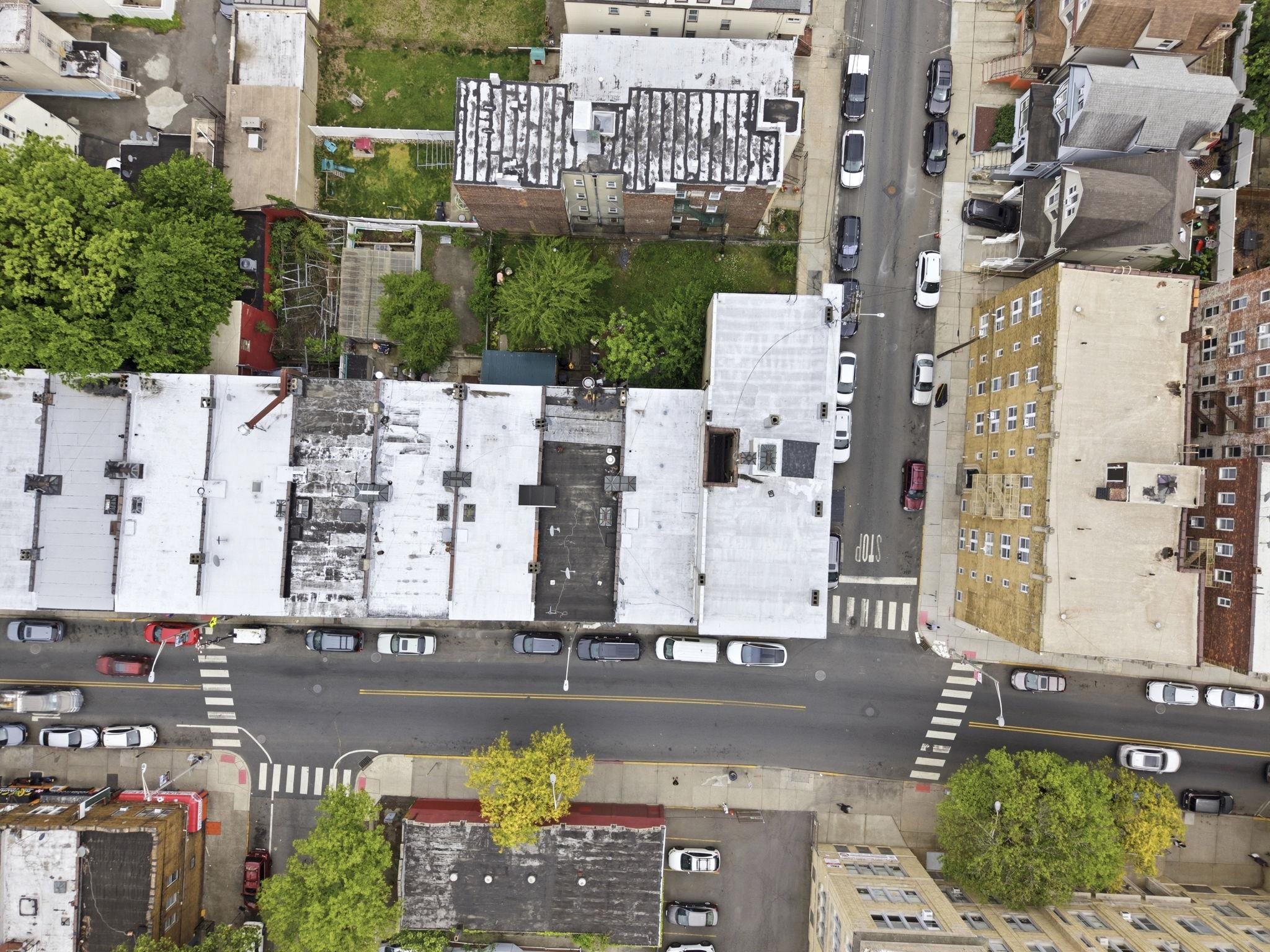 722 WEST SIDE AVE