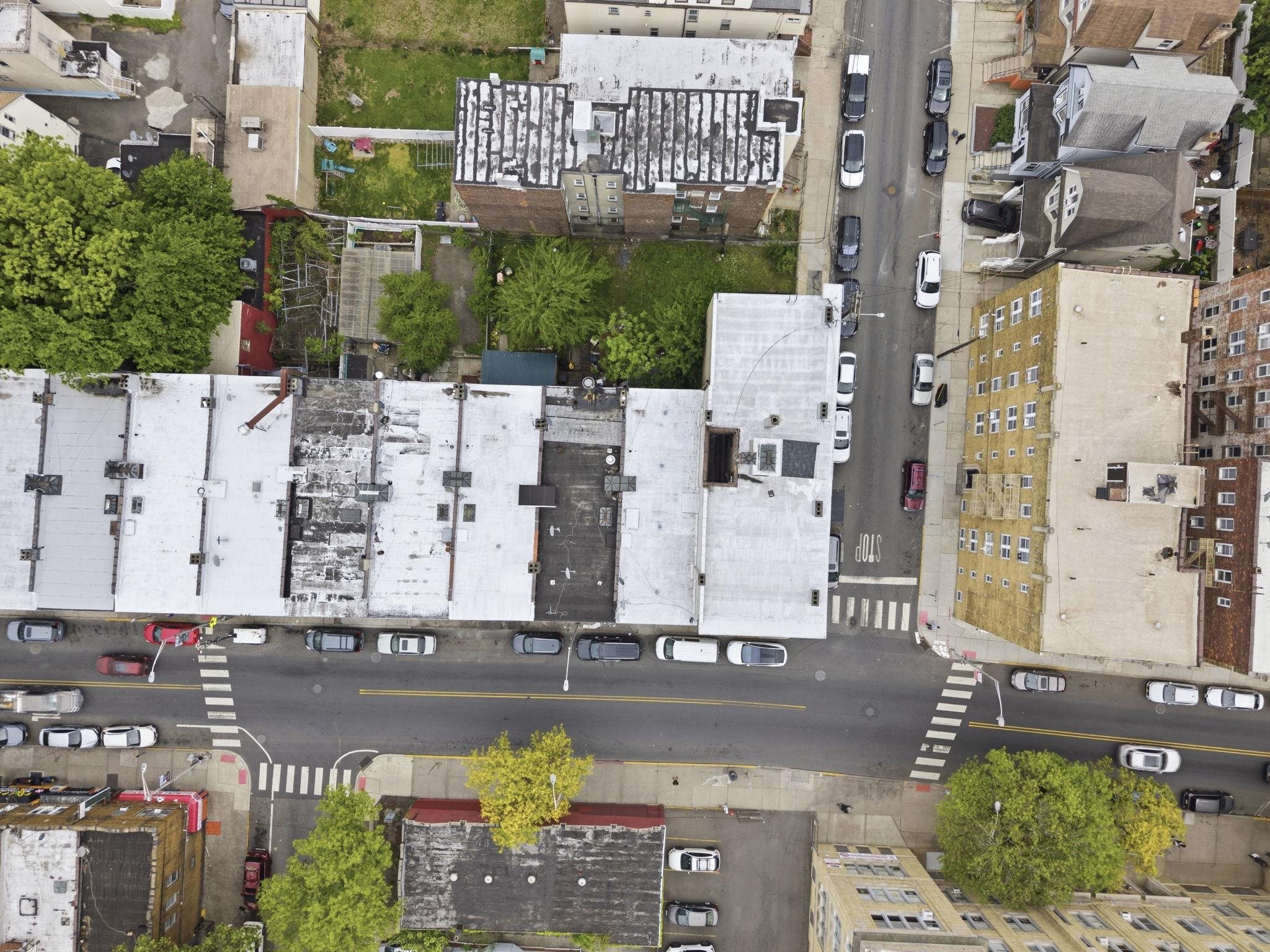 718 WEST SIDE AVE