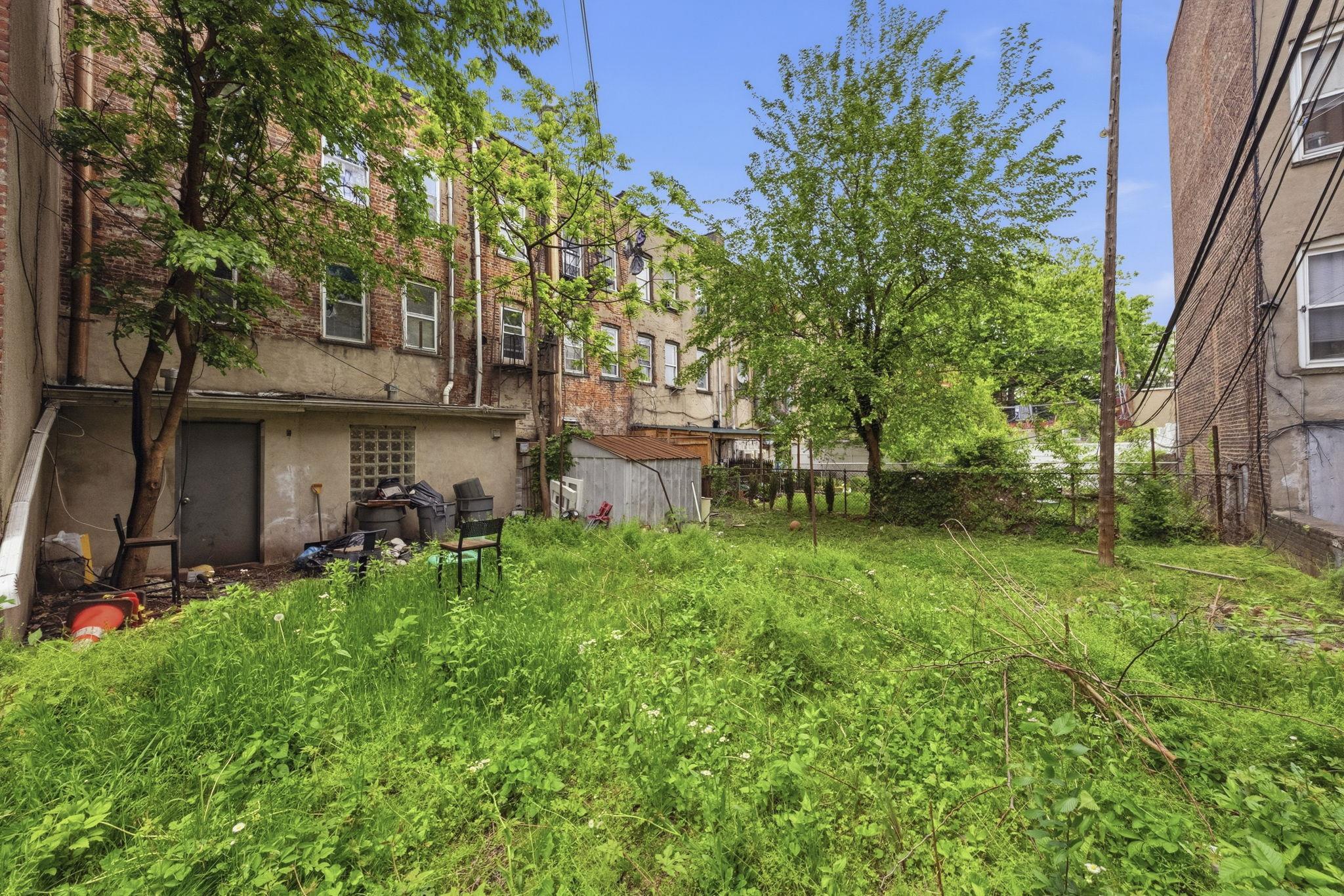 718 WEST SIDE AVE