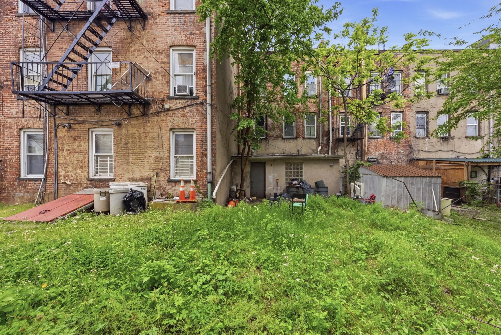 718 WEST SIDE AVE