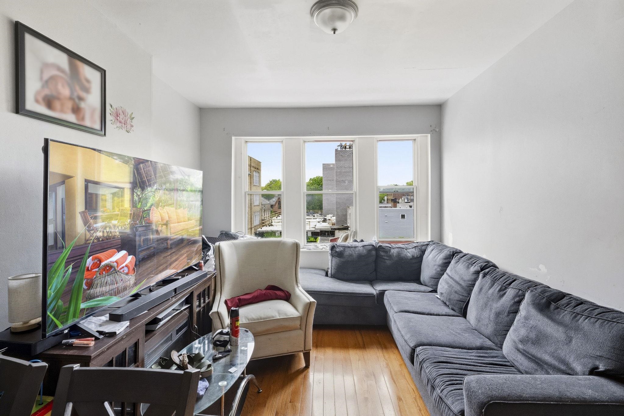 718 WEST SIDE AVE