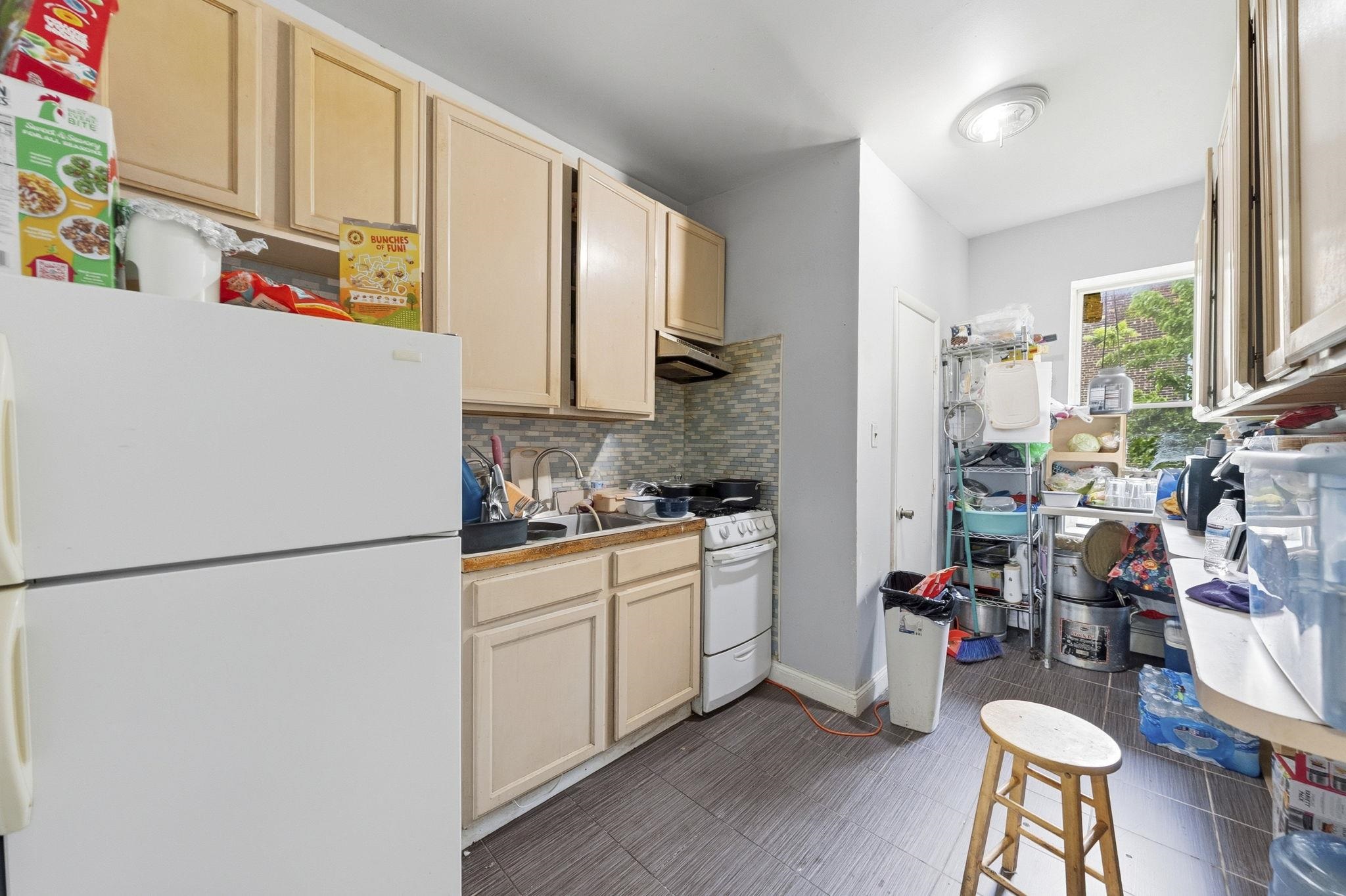 718 WEST SIDE AVE