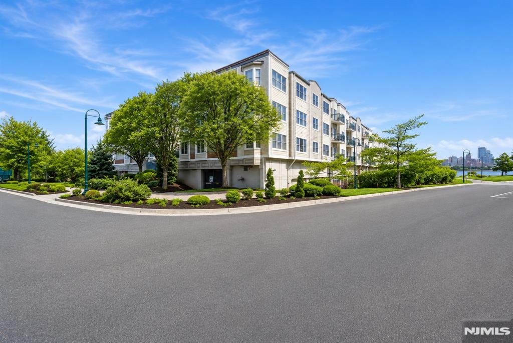 324 The Promenade