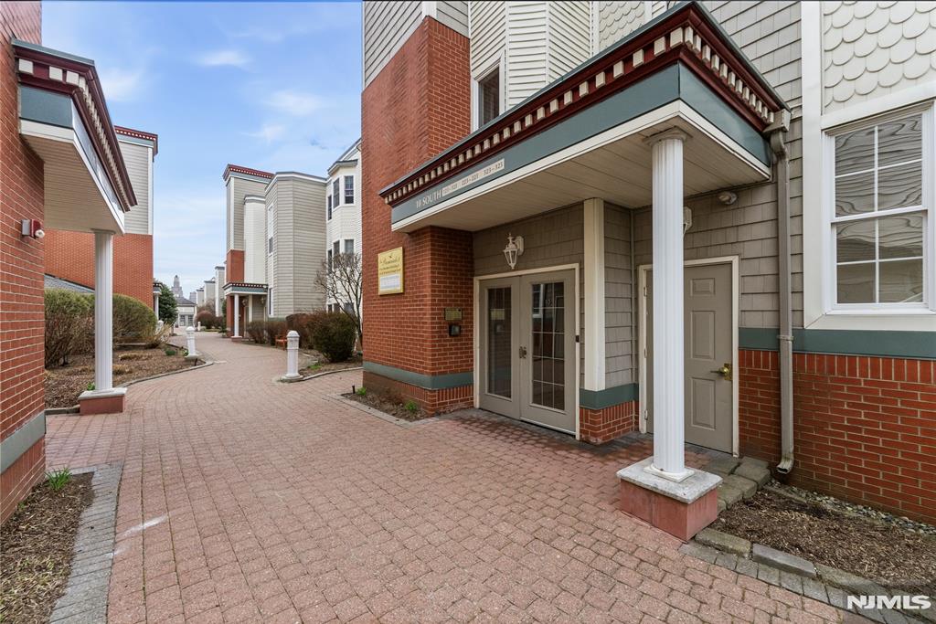 324 The Promenade