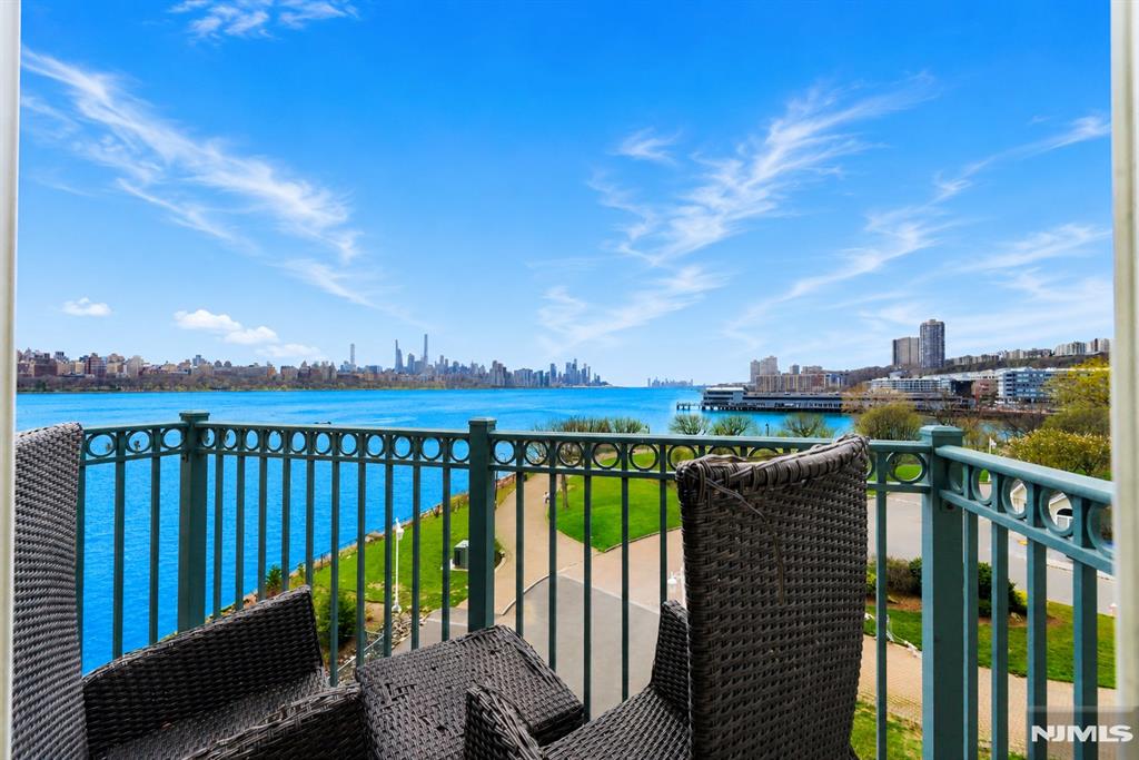324 The Promenade