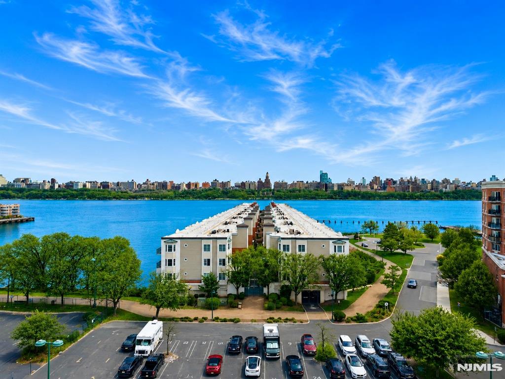 324 The Promenade