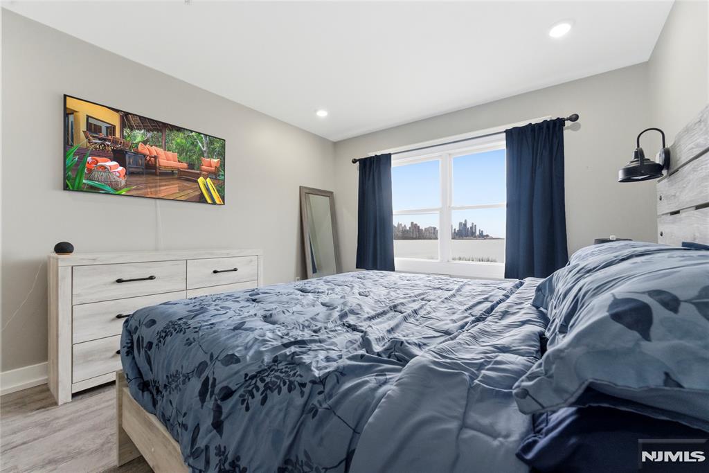 324 The Promenade