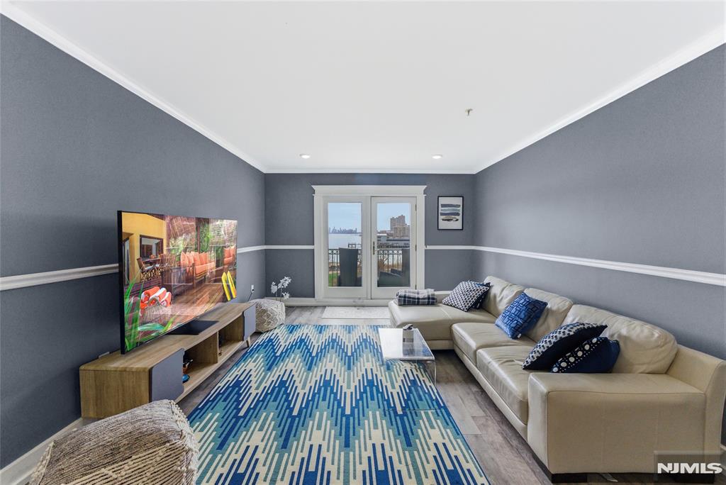 324 The Promenade