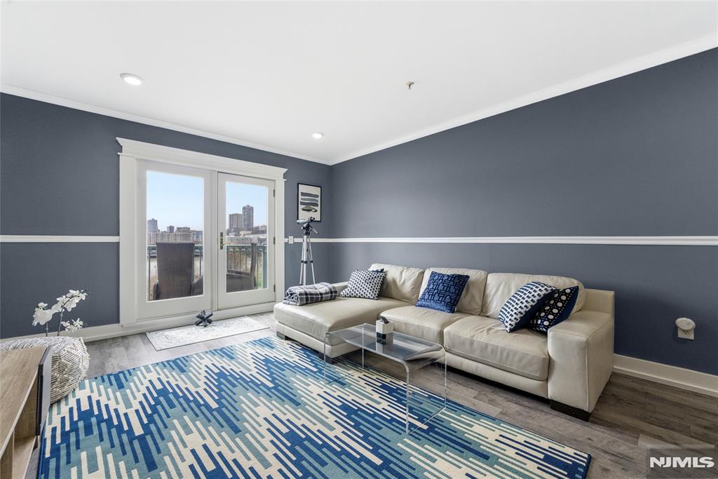 324 The Promenade