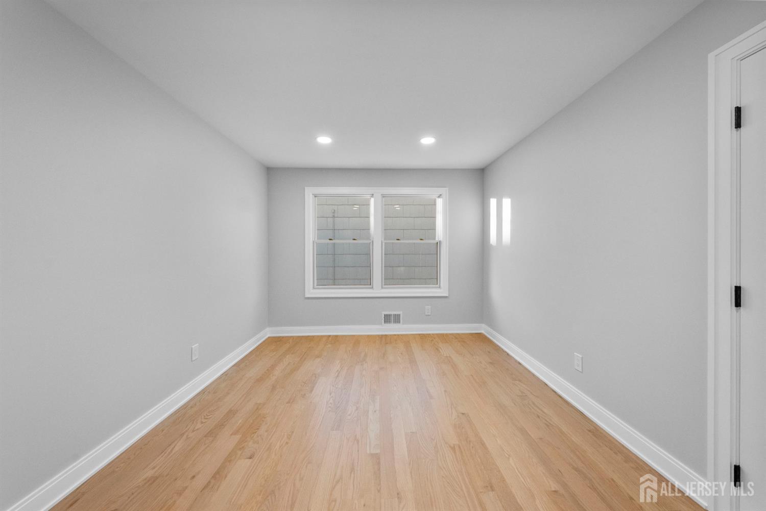 64 S Cliff Road