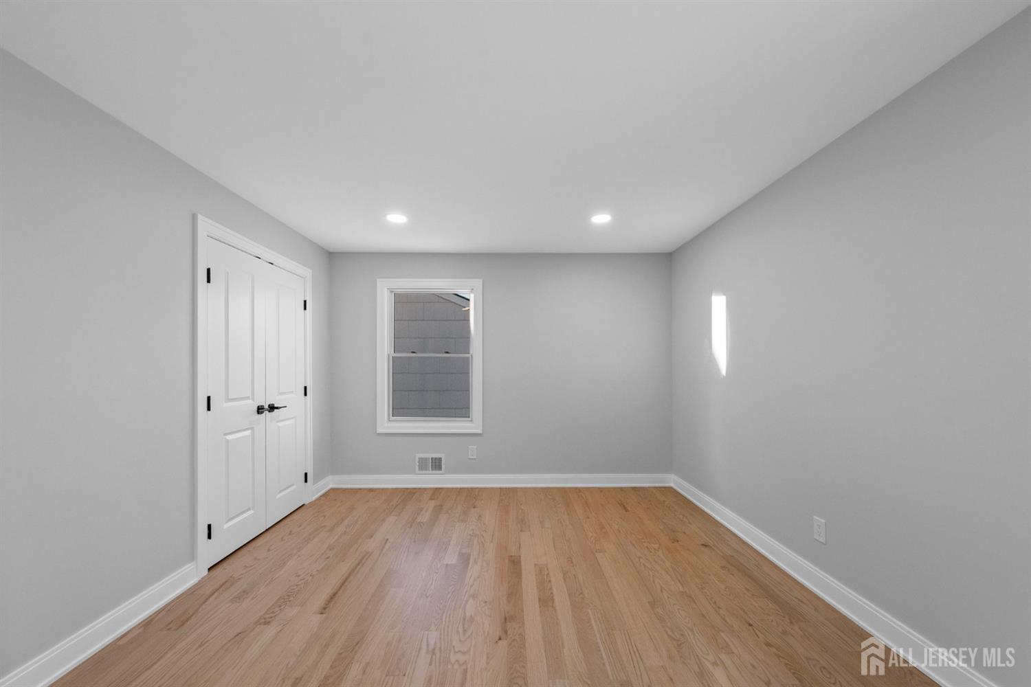64 S Cliff Road