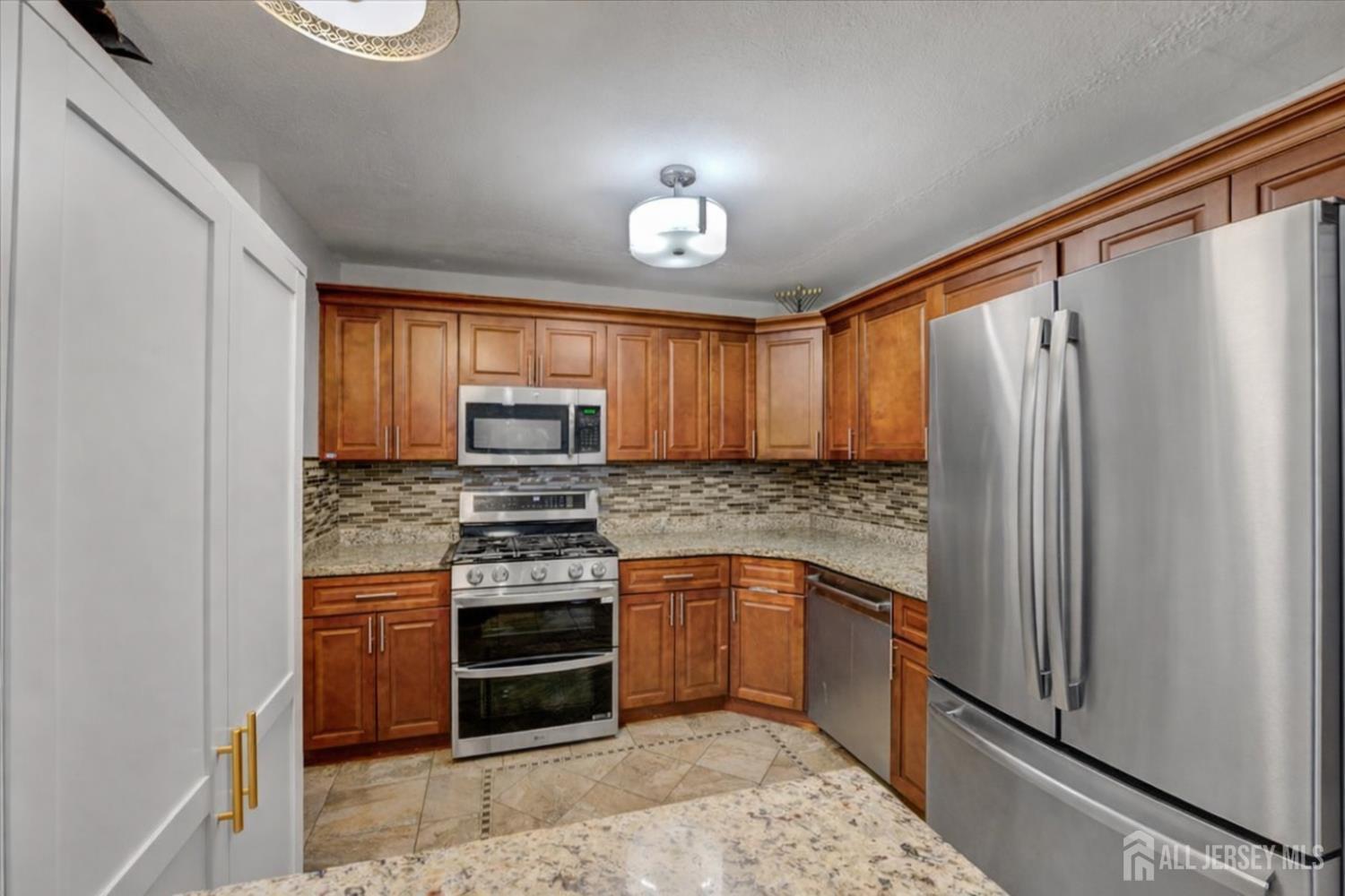 306 Bromley Place