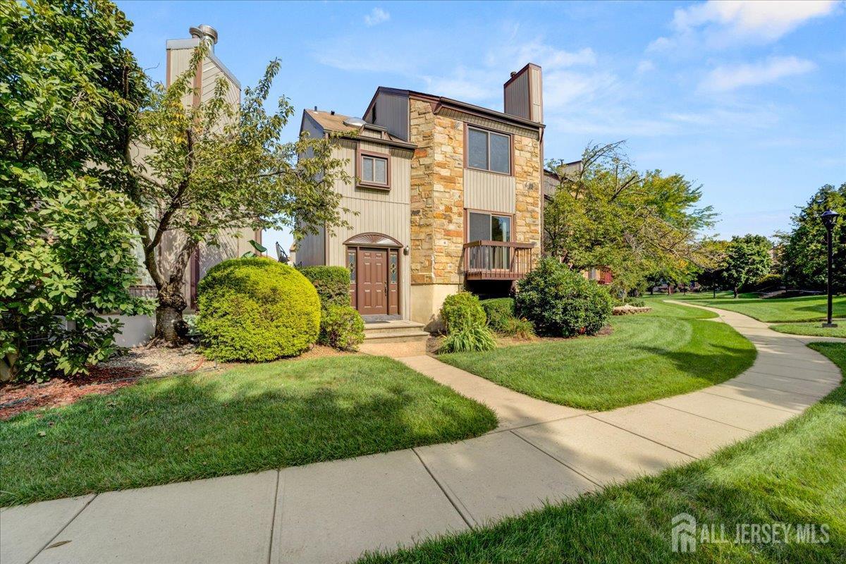 17 Emerald Lane