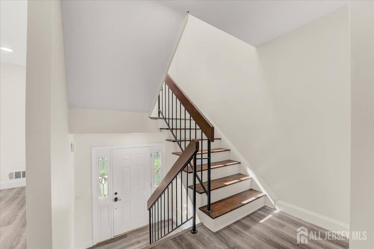 17 Emerald Lane